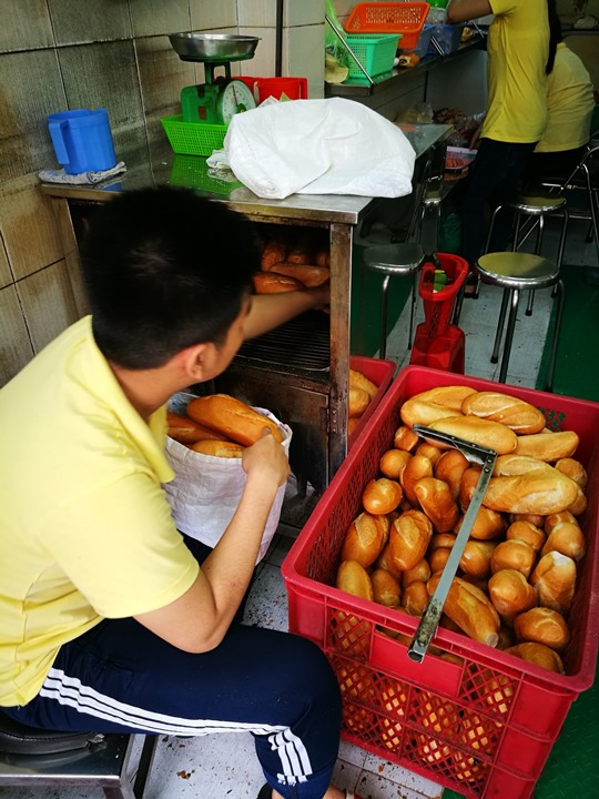 banh-mi03 HoChiMinh-Banh Mi Huynh Hoa迷人的滋味 讓人想念的越式三明治