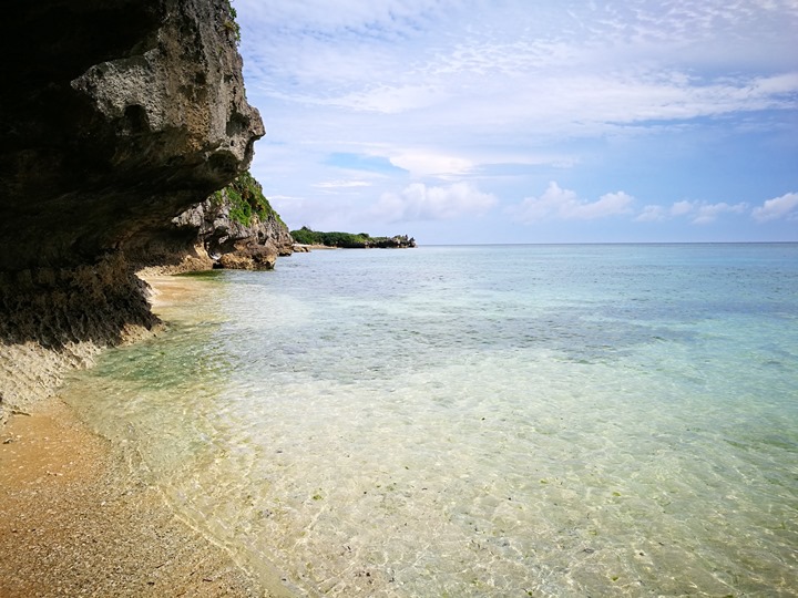bisenowarumi010109 Okinawa-備瀬のワルミ備瀨一線天 通往聖地的入口