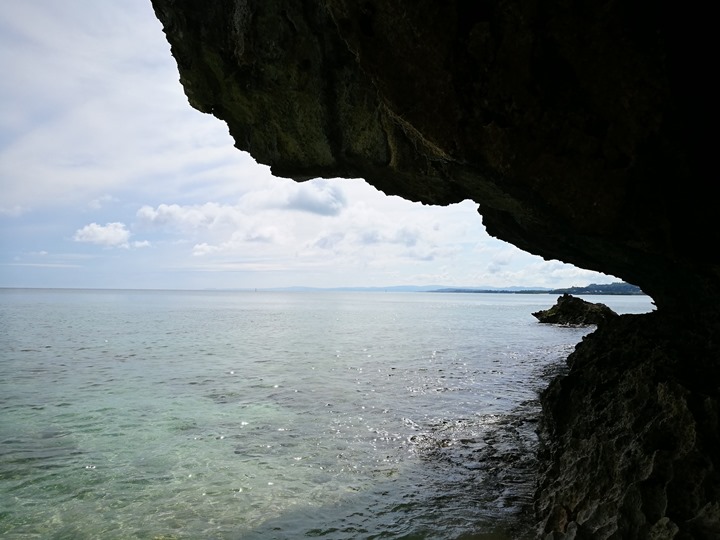 bisenowarumi010111 Okinawa-備瀬のワルミ備瀨一線天 通往聖地的入口