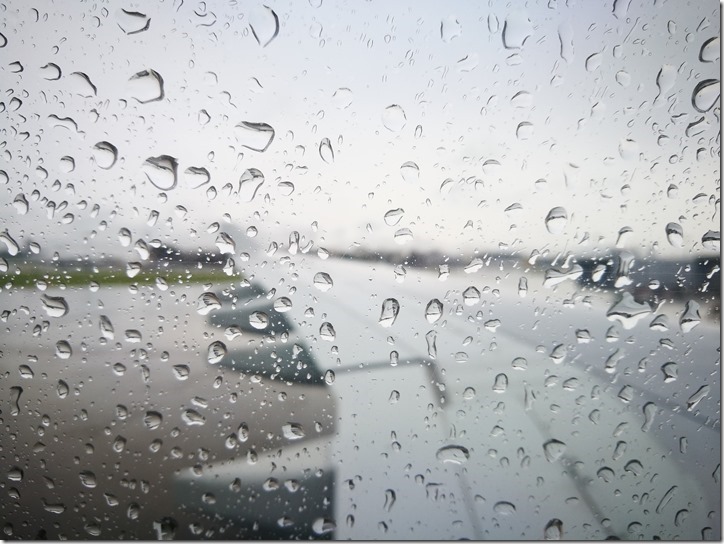 flyingcx04_thumb 201705新加坡台北商務行 香港機場暴雨行程大影響