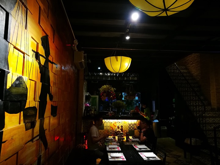 ganh03 HoChiMinh-Gánh胡志明正宗越南餐廳 燈光美氣氛佳食物普通而已 哈