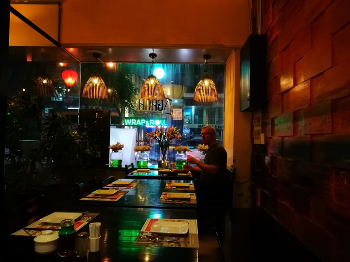 ganh04 HoChiMinh-Gánh胡志明正宗越南餐廳 燈光美氣氛佳食物普通而已 哈