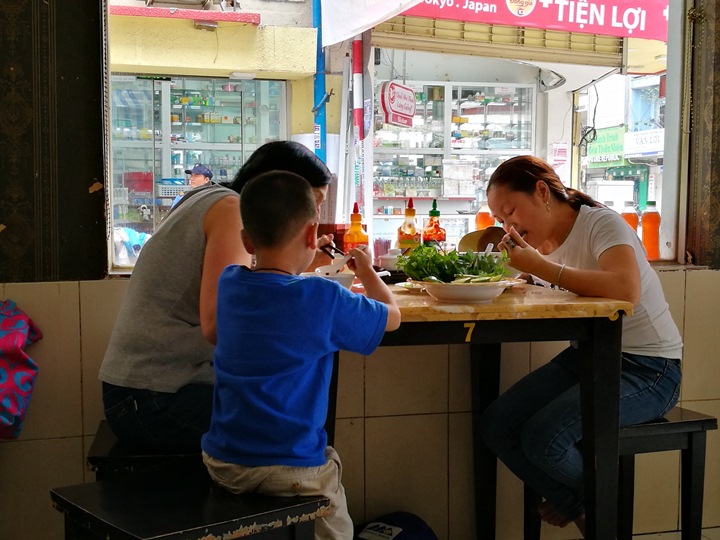 pho-go9 HoChiMinh-Pho Go Rach Gia來越南必吃河粉之一 粉紅教堂旁的小店