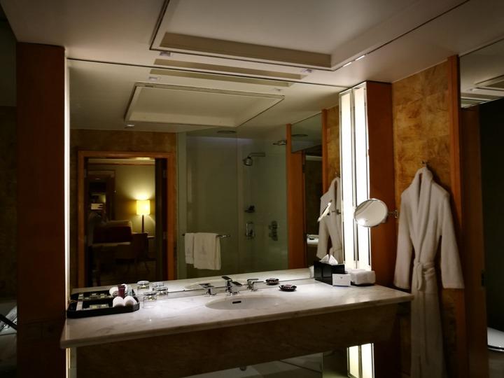 ritzcarltonsigapore001116 Singapore-Ritz Carlton心滿意足的五星級飯店 新加坡最常住的飯店之一