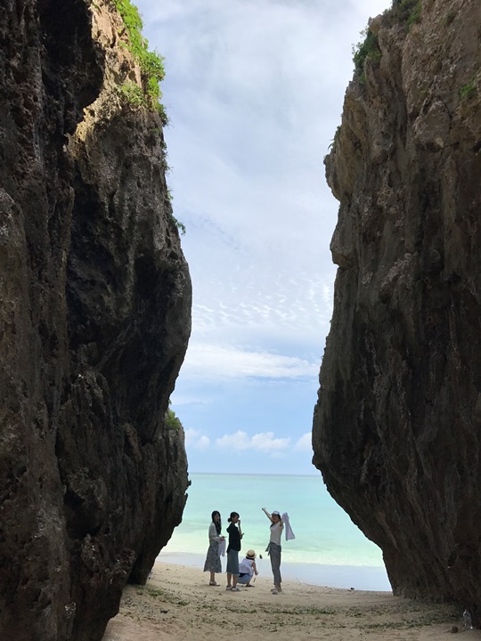 wurumi1 Okinawa-備瀬のワルミ備瀨一線天 通往聖地的入口