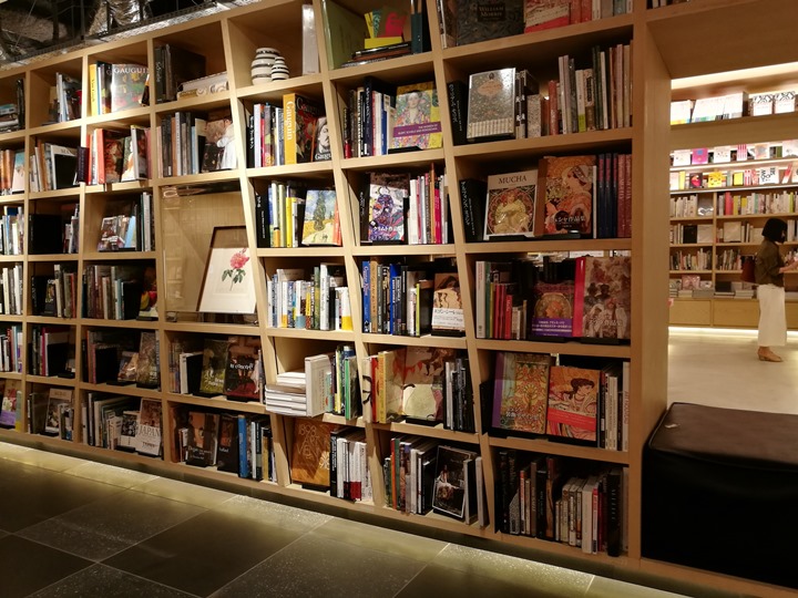 gsixtsutaya08 Ginza-銀座最新購物商場 GSIX櫃櫃都美 蔦屋書店 始終美麗的設計書店