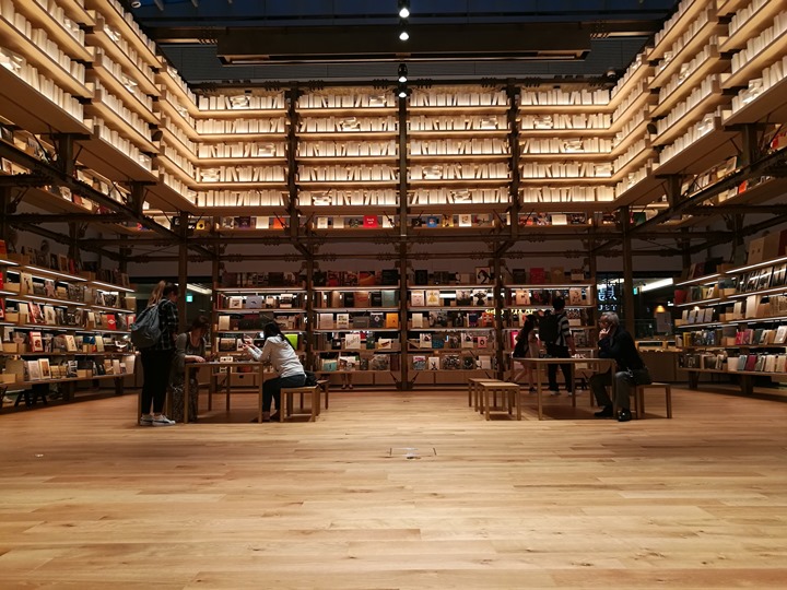 gsixtsutaya12 Ginza-銀座最新購物商場 GSIX櫃櫃都美 蔦屋書店 始終美麗的設計書店