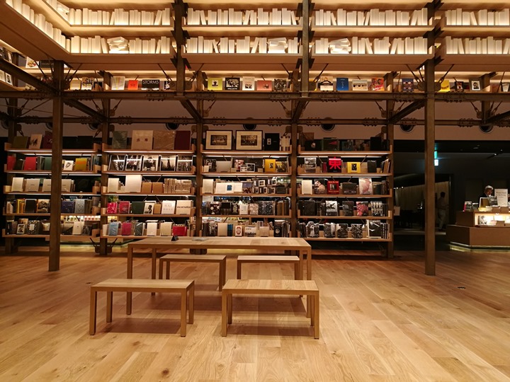 gsixtsutaya14 Ginza-銀座最新購物商場 GSIX櫃櫃都美 蔦屋書店 始終美麗的設計書店