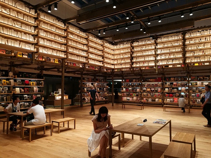 gsixtsutaya18 Ginza-銀座最新購物商場 GSIX櫃櫃都美 蔦屋書店 始終美麗的設計書店