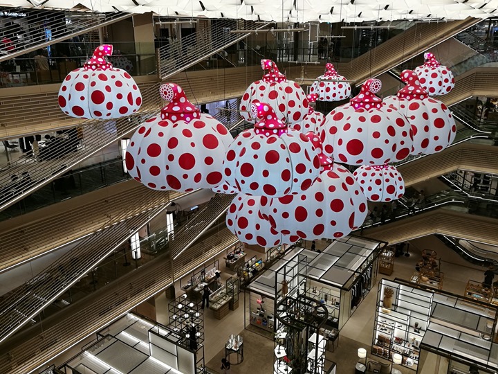 gsixtsutayabook11102 Ginza-銀座最新購物商場 GSIX櫃櫃都美 蔦屋書店 始終美麗的設計書店