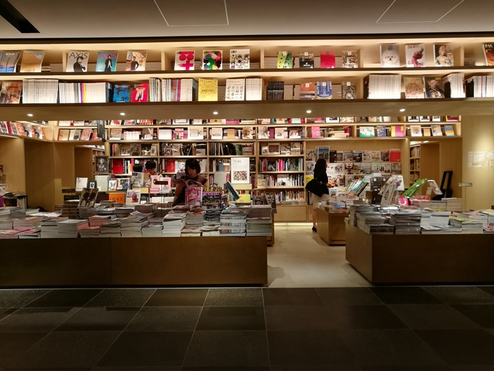gsixtsutayabook11105 Ginza-銀座最新購物商場 GSIX櫃櫃都美 蔦屋書店 始終美麗的設計書店