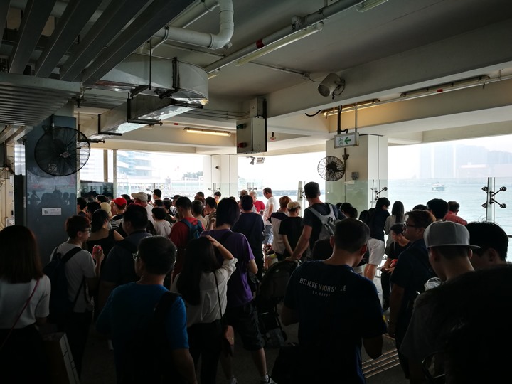 starferry12 HK-天星小輪 承載港人來往兩岸 欣賞維多利亞港美景