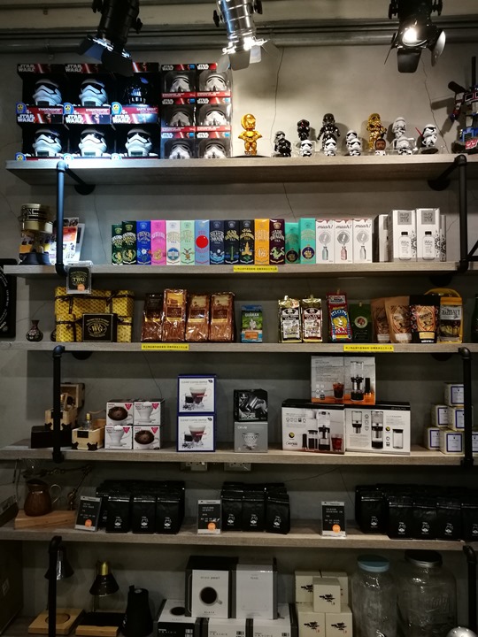 twoha09 桃園-二哈咖啡 小巷內超級英雄陪你一起喝咖啡