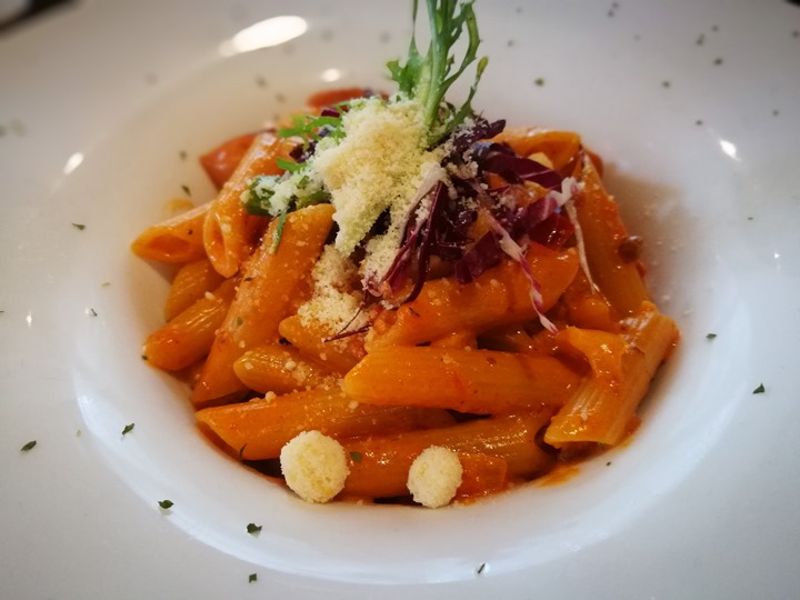 danmark6 中壢-丹馬克 義大利湯麵南瓜奶香濃郁好吃 名店要早點來...