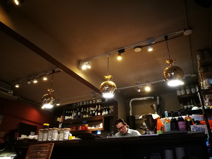 dousuncoffee08 松山-左先生咖啡館 一杯咖啡香一首好音樂