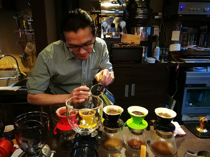 dousuncoffee17 松山-左先生咖啡館 一杯咖啡香一首好音樂