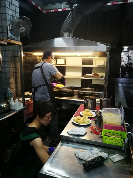 jimjia3 新竹-金佳脆皮臭豆腐 豆腐酥香脆 泡菜爽口