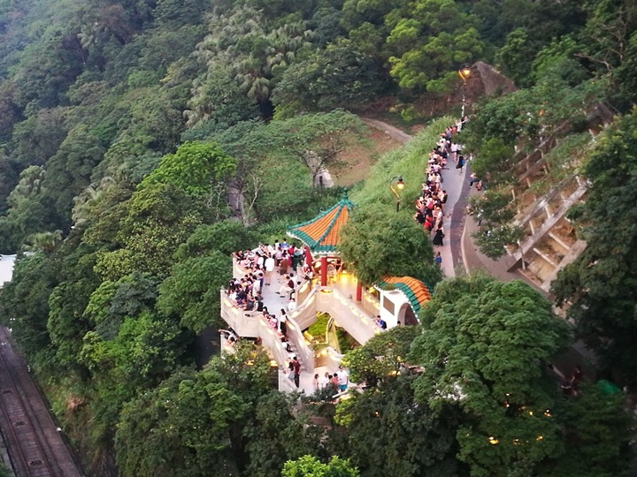 thepeak15 HK-擁擠的太平山The Peak 太平山夜景香港城市的擁擠