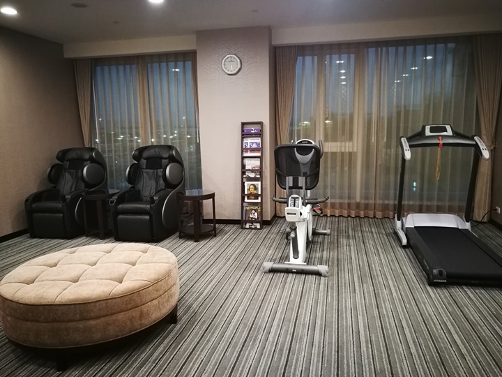 HYbizcenter120105 大園-環宇商務中心 享受尊榮級專屬貼心服務 掛行李過海關有吃有喝然後載你去登機