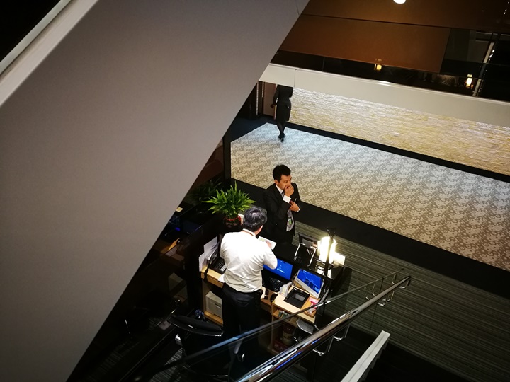 HYbizcenter120108 大園-環宇商務中心 享受尊榮級專屬貼心服務 掛行李過海關有吃有喝然後載你去登機