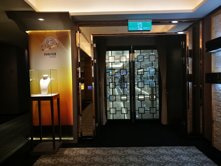 HYbizcenter120115 大園-環宇商務中心 享受尊榮級專屬貼心服務 掛行李過海關有吃有喝然後載你去登機