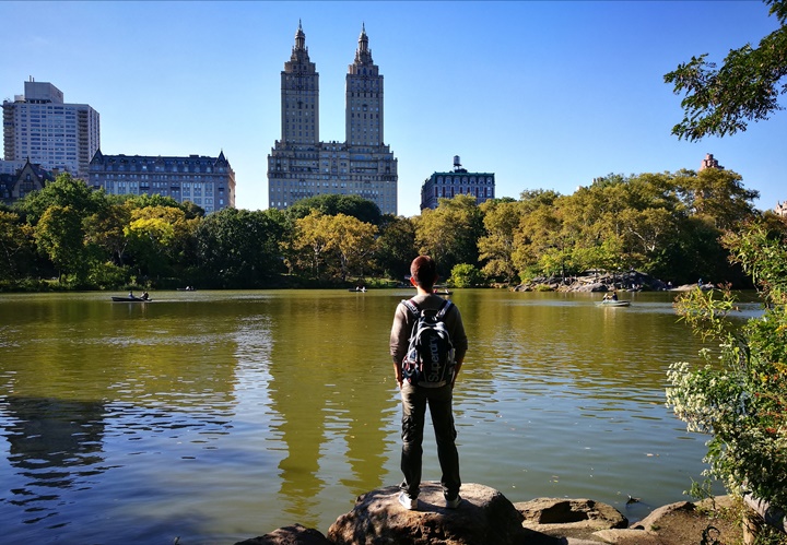 centralpark01 New York-果真大蘋果之紐約真好玩 中央公園 躺著曬太陽也愜意的好所在