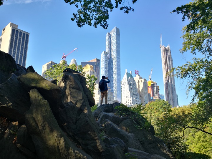 centralpark45 New York-果真大蘋果之紐約真好玩 中央公園 躺著曬太陽也愜意的好所在