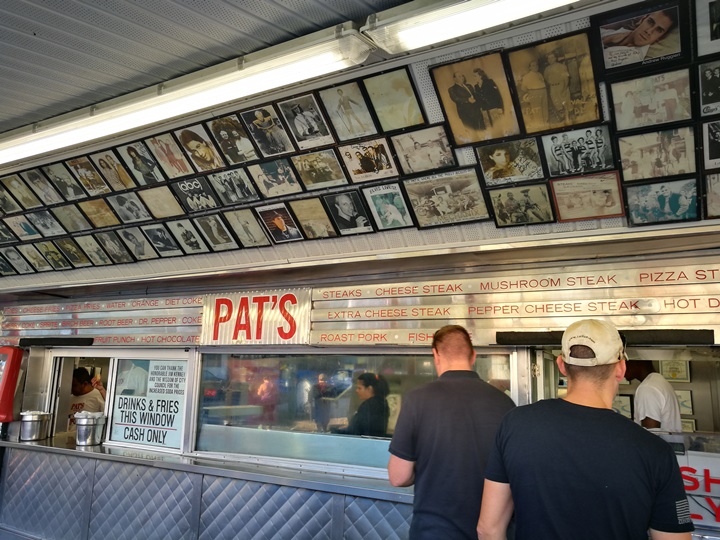 cheesestakes03 Philadelphia-費城特色小吃Cheesestake大比拚 Pat's King of Steaks VS. Geno's Stakes超飽足