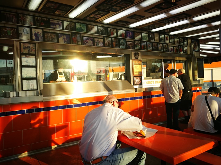 cheesestakes13 Philadelphia-費城特色小吃Cheesestake大比拚 Pat's King of Steaks VS. Geno's Stakes超飽足