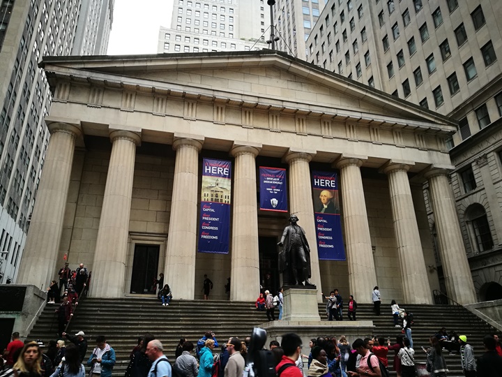 wallstreet2302 New York-紐約真好玩之華爾街的金融遊戲/帶領股市向上的金牛/無所謂的無畏女孩