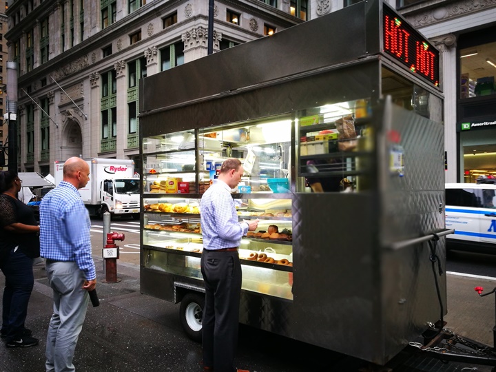 wallstreet2322 New York-紐約真好玩之華爾街的金融遊戲/帶領股市向上的金牛/無所謂的無畏女孩