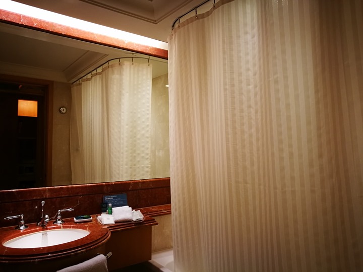 4Ptaipei16 中和-福朋喜來登 簡單商務Four Points開在中和交流道口是哪招...用SPG點數換超划算