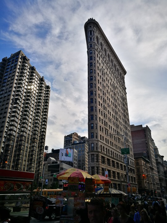 flatiron080103 New York-果真大蘋果之紐約真好玩 地標Flatiron熨斗大樓