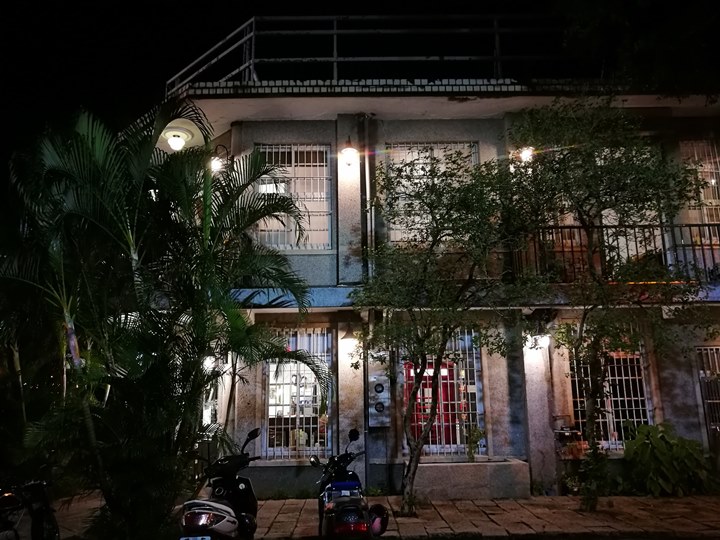 8cafe06 八德-八塊畫室咖啡 日治時代診所 舊建築裡的文青風