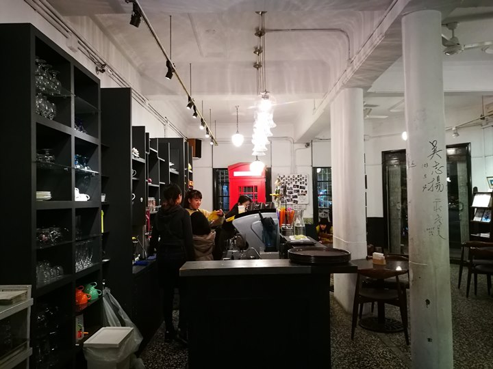 8cafe11 八德-八塊畫室咖啡 日治時代診所 舊建築裡的文青風