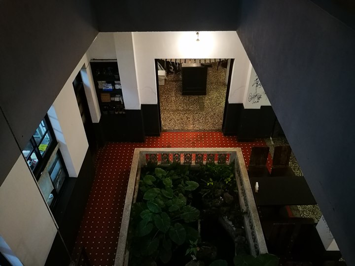 8cafe21 八德-八塊畫室咖啡 日治時代診所 舊建築裡的文青風