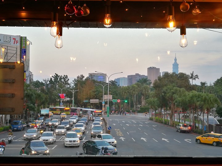 thaihand04 中正-不吃公館夜市 吃右手Thaihand泰式定食 服務態度很棒食物就...小失望