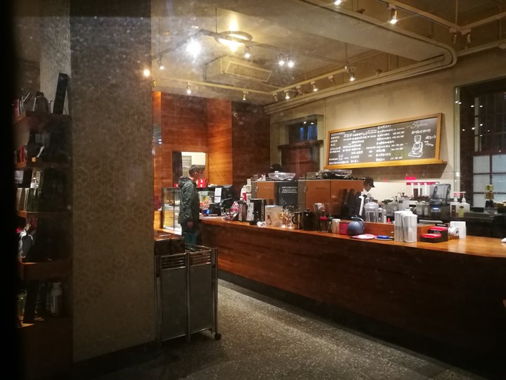 wanhuastarbucks04 萬華-古蹟遇到星巴克 萬華林宅 星巴克艋舺門市