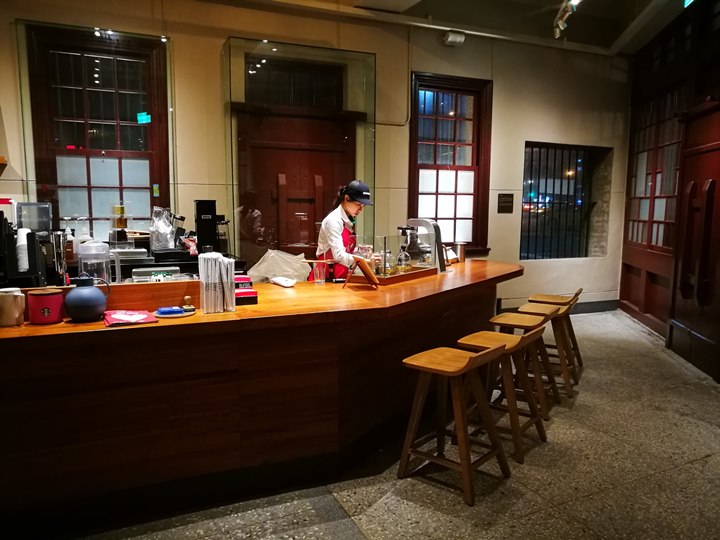 wanhuastarbucks05 萬華-古蹟遇到星巴克 萬華林宅 星巴克艋舺門市