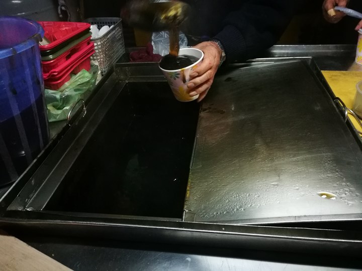 xaoxincao4 中壢-忠貞市場前燒仙草 不畏寒風的長者風範 爺爺奶奶的愛心燒仙草