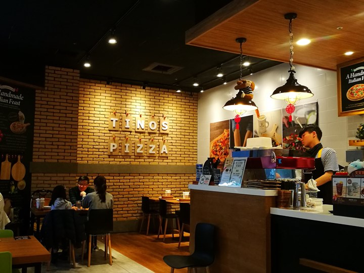 tinopizza03 中壢-Tino Pizza Cafe特色披薩 烤飯麵也都不賴(中原家樂福店)