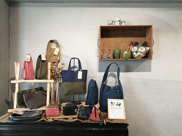 johnandmacy23 南屯-約翰烤飯糰&梅西小賣所 超文青設計小店