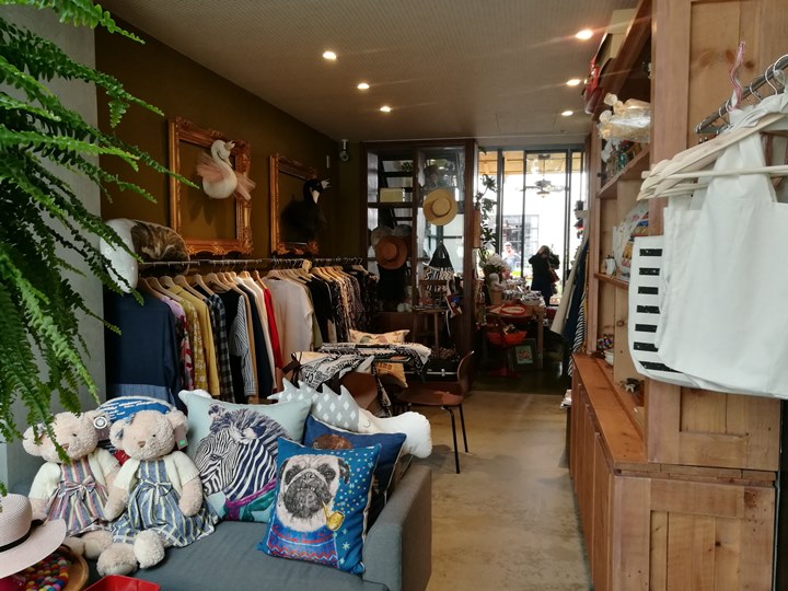 johnandmacy31 南屯-約翰烤飯糰&梅西小賣所 超文青設計小店