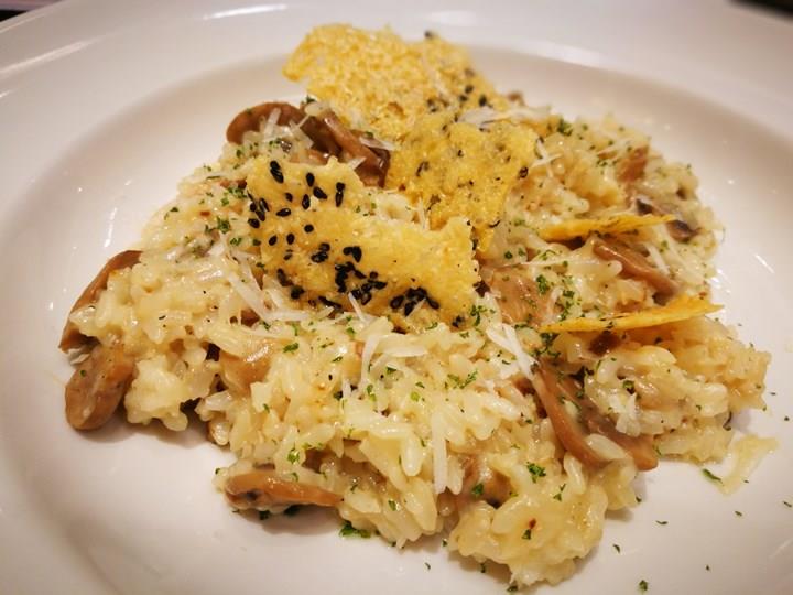 paulhsinchu14 新竹-PAUL(巨城店)來自法國百年麵包店 百年來堅持落伍 麵包外餐點也好吃