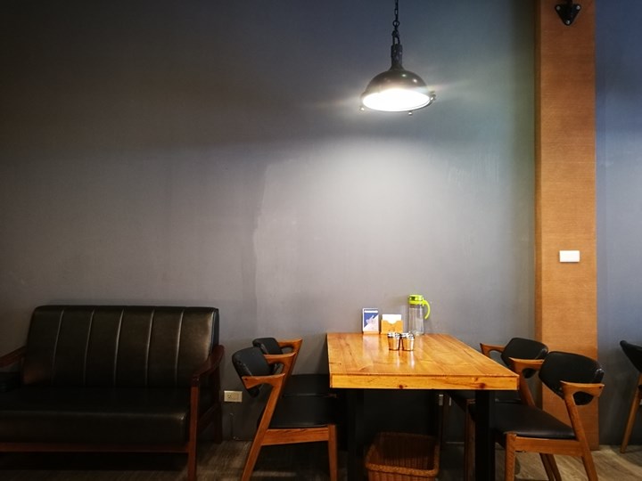 tuktuk07 中壢-圖圖咖啡館 嘟嘟車坐鎮 泰式風味咖啡館