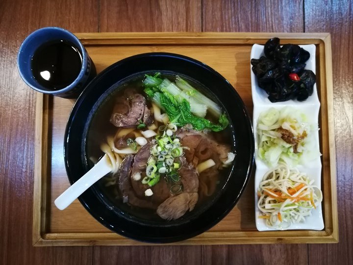 eatbeef5 竹北-初牛 隱藏住宅內的居家牛肉麵 軟嫩的牛肉啊!