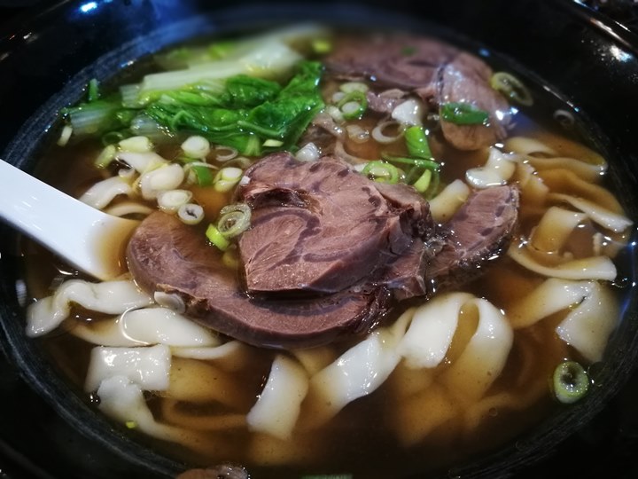 eatbeef8 竹北-初牛 隱藏住宅內的居家牛肉麵 軟嫩的牛肉啊!
