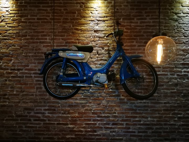 khmerfamily07 Siem Reap-Khmer Family暹粒熱鬧酒吧街上小餐館 這雞湯螞蟻調味? 很特殊的酸與東南亞的香料