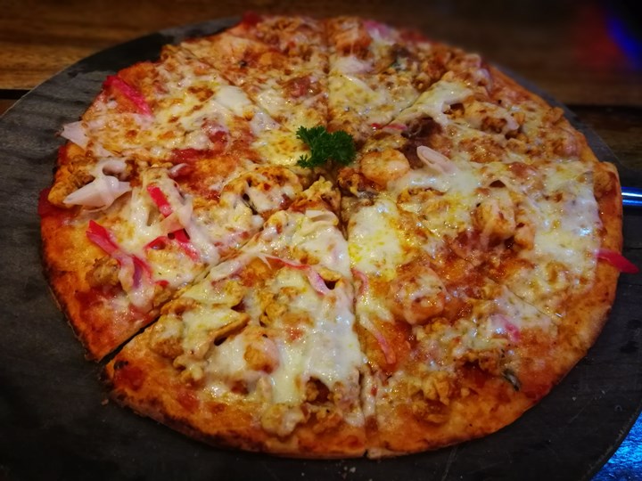 khmerfamily11 Siem Reap-Khmer Family暹粒熱鬧酒吧街上小餐館 這雞湯螞蟻調味? 很特殊的酸與東南亞的香料