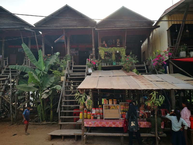 tonlesap16 Siem Reap-Tonle Sap洞里薩湖 柬埔寨的魚米鄉 落後環境中的知足生活
